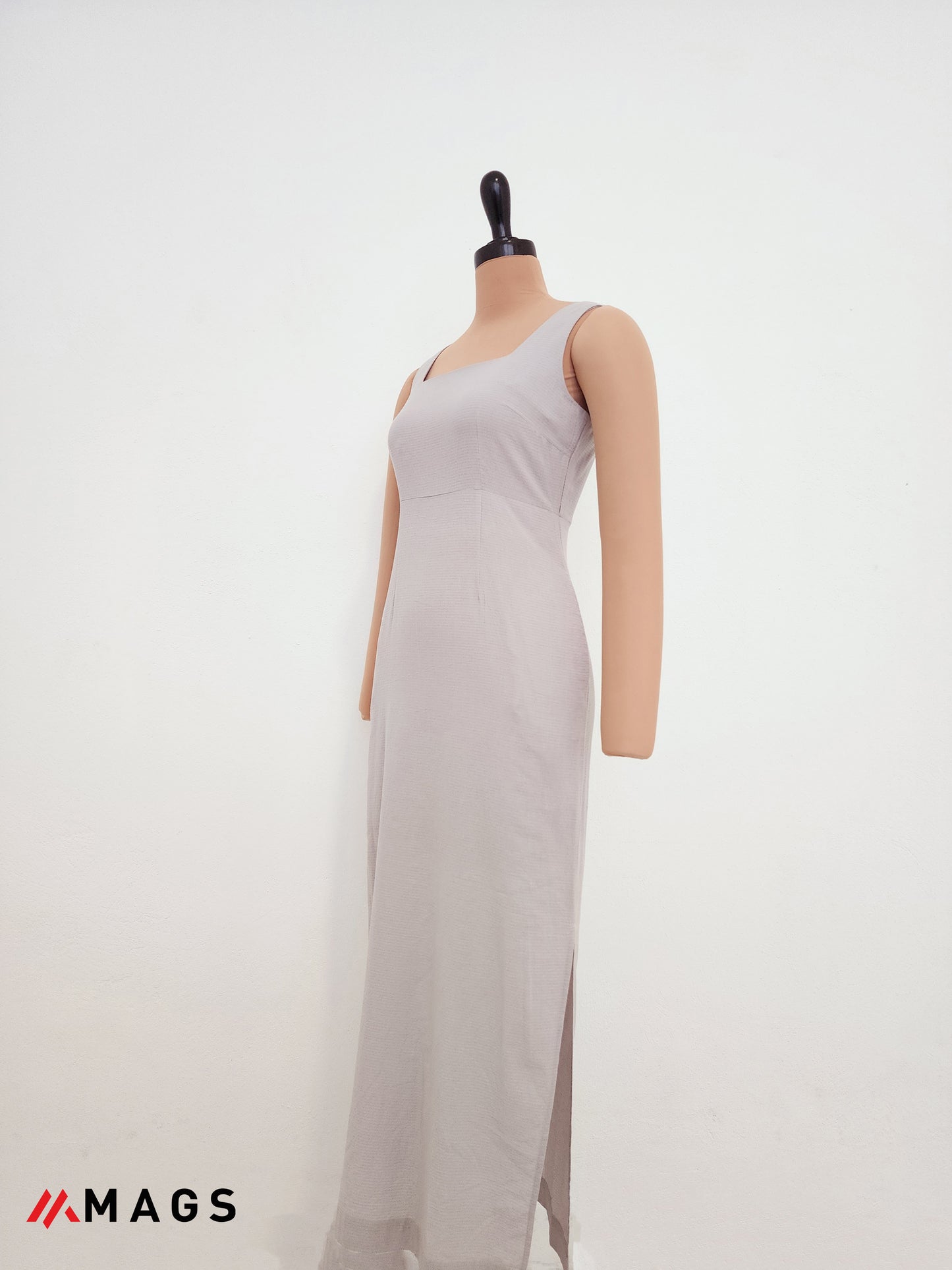 Shadow-line Slit Dress