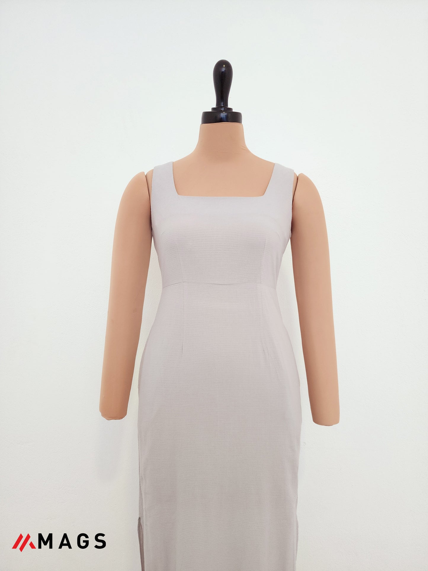 Shadow-line Slit Dress