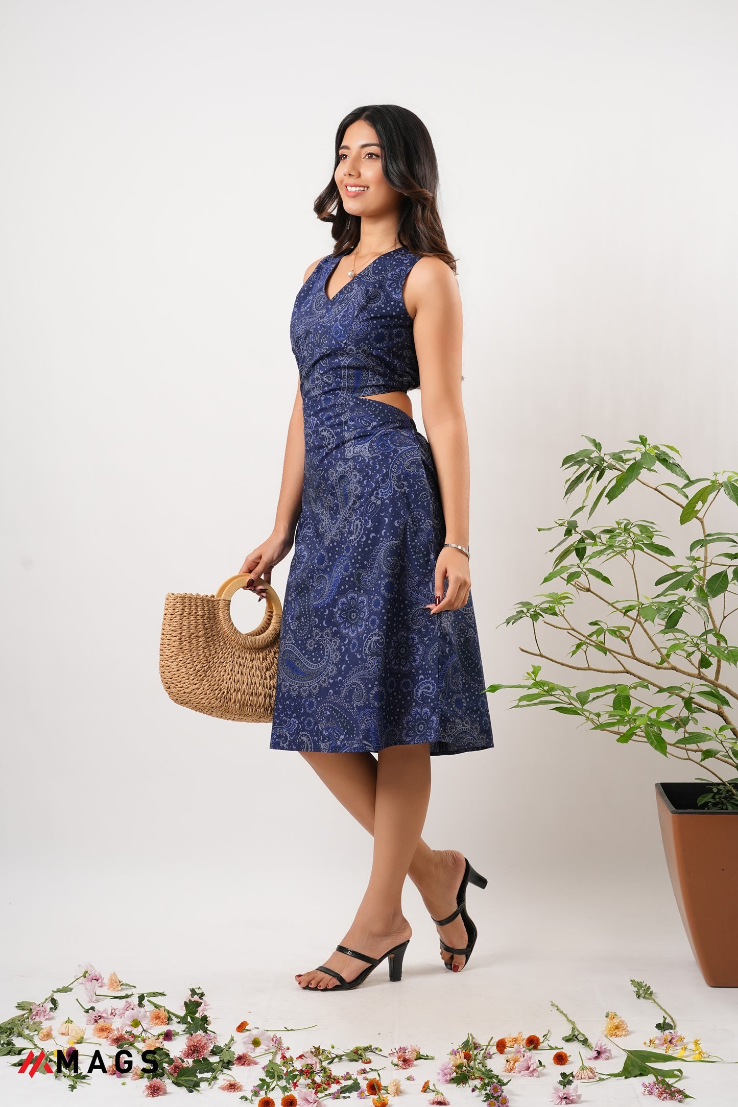 Bold Essence Back-Open Dress