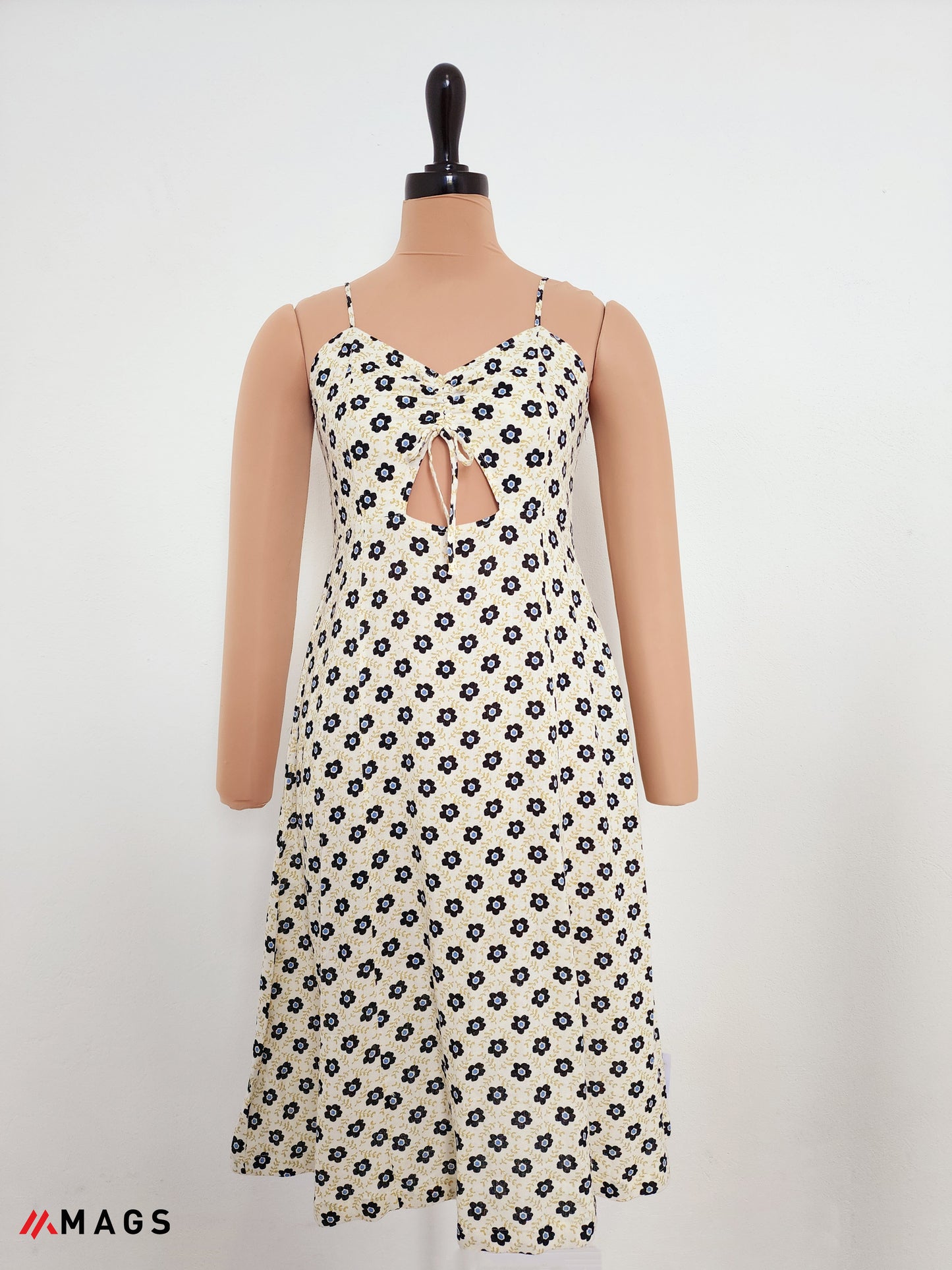Smoked Blossom Linen Dress - Black